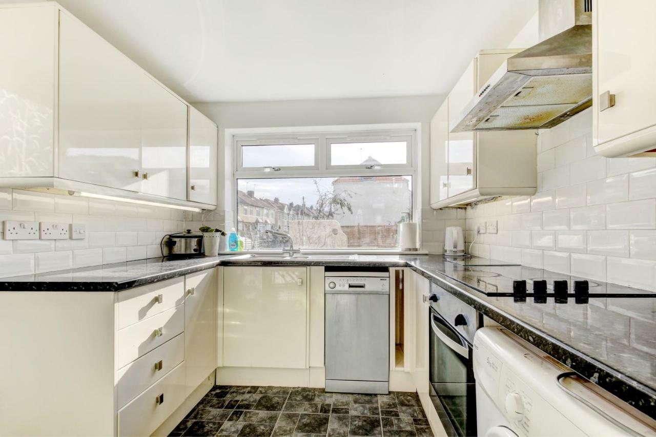 Lovely 3 Bed House In Bristol Villa Buitenkant foto