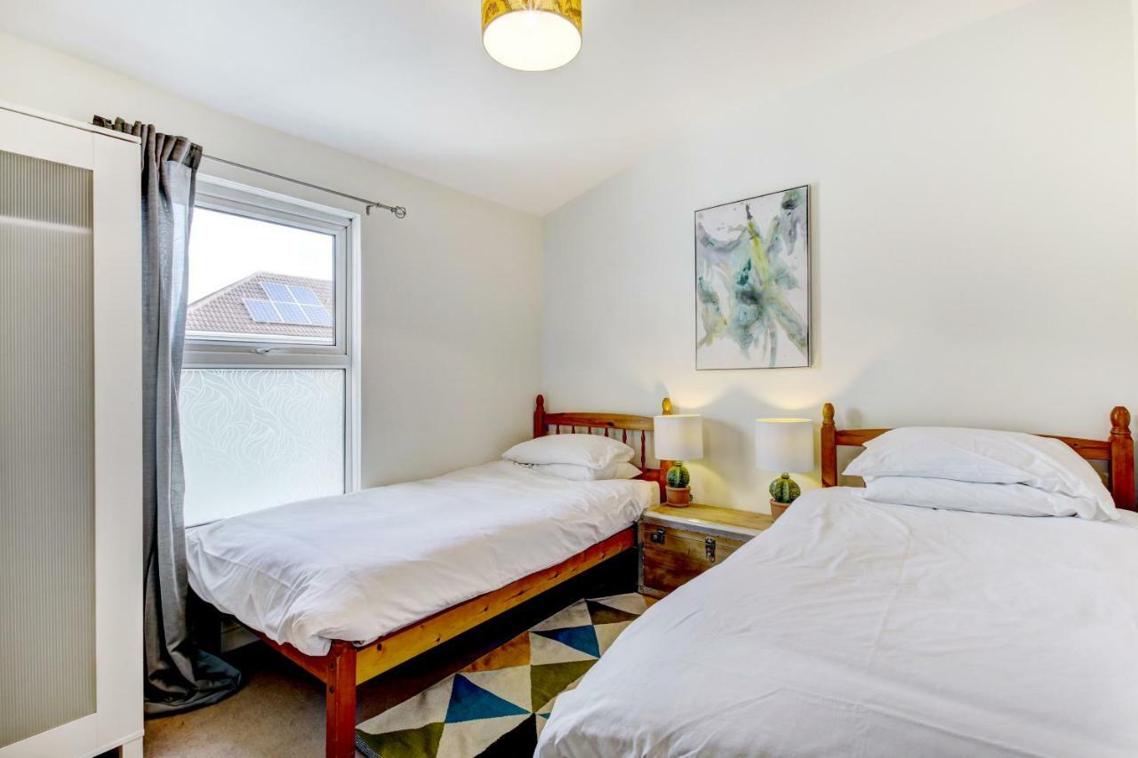 Lovely 3 Bed House In Bristol Villa Buitenkant foto