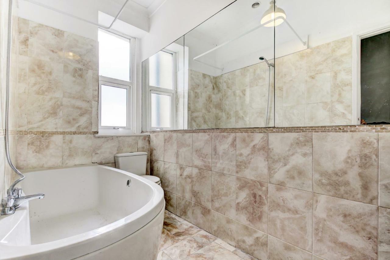 Lovely 3 Bed House In Bristol Villa Buitenkant foto