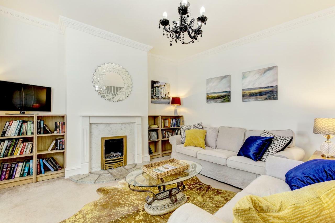 Lovely 3 Bed House In Bristol Villa Buitenkant foto
